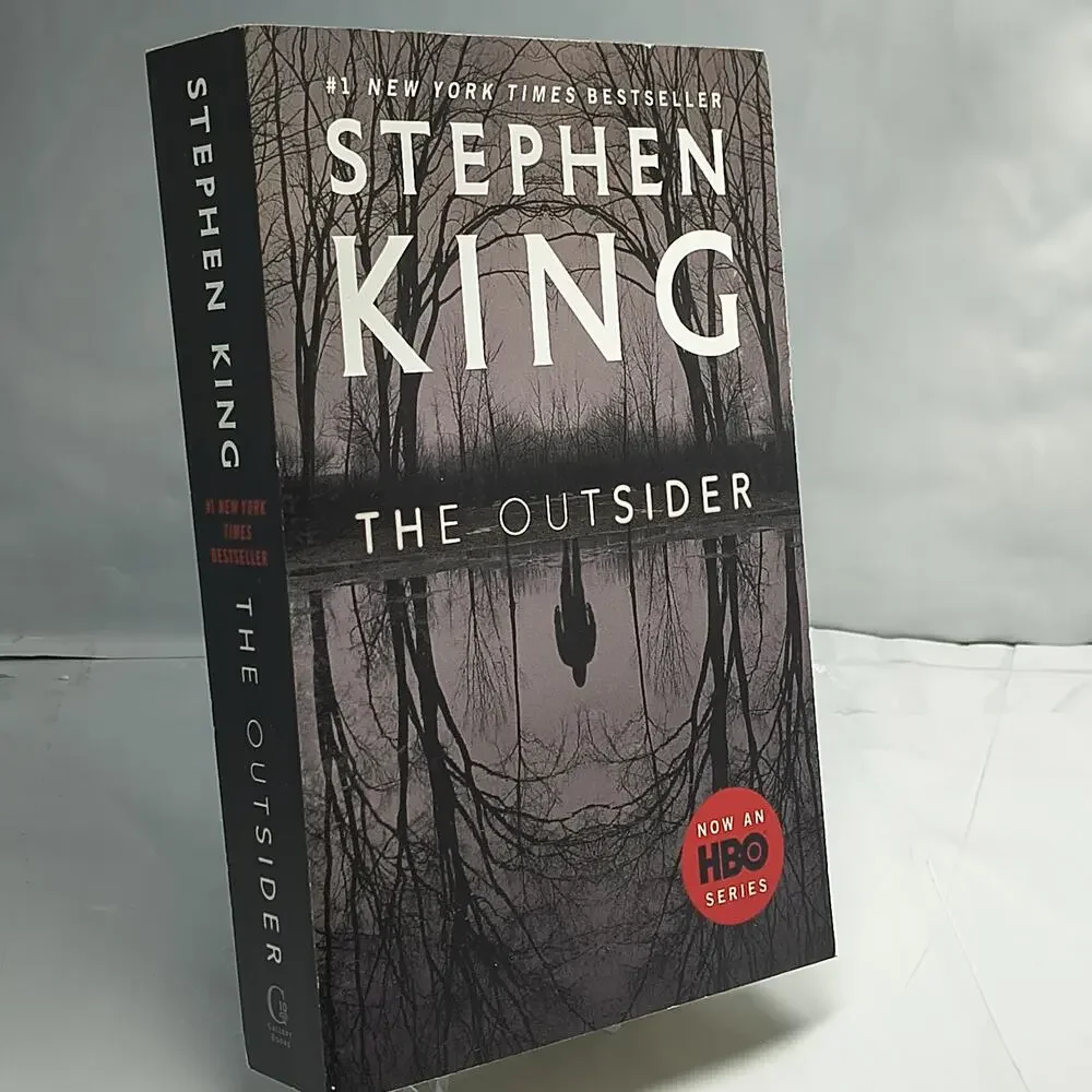 The Outsider Horror Paperback Book by Stephen King from Pocket Books 2018